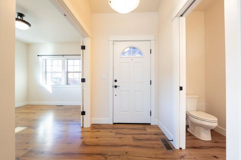 Tiny photo for 1752 NW Upas Avenue, Redmond, OR 97756 (MLS # 220212245)