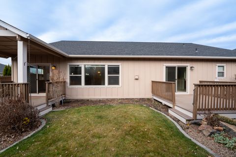 Tiny photo for 1752 NW Upas Avenue, Redmond, OR 97756 (MLS # 220212245)