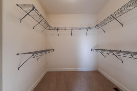 Tiny photo for 1752 NW Upas Avenue, Redmond, OR 97756 (MLS # 220212245)