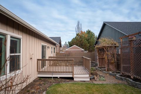 Tiny photo for 1752 NW Upas Avenue, Redmond, OR 97756 (MLS # 220212245)