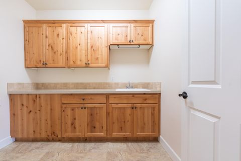 Tiny photo for 1752 NW Upas Avenue, Redmond, OR 97756 (MLS # 220212245)