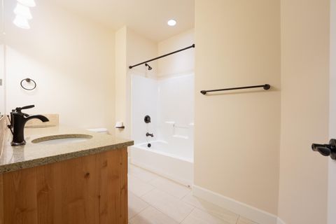 Tiny photo for 1752 NW Upas Avenue, Redmond, OR 97756 (MLS # 220212245)