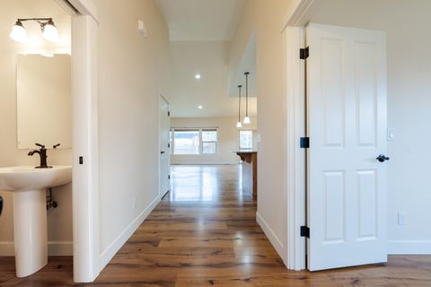 Tiny photo for 1752 NW Upas Avenue, Redmond, OR 97756 (MLS # 220212245)