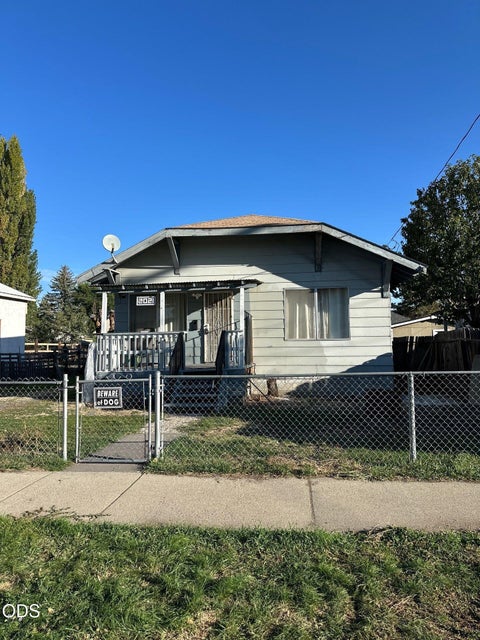 Photo of 2021 Wantland Avenue, Klamath Falls, OR 97601 (MLS # 220229472)