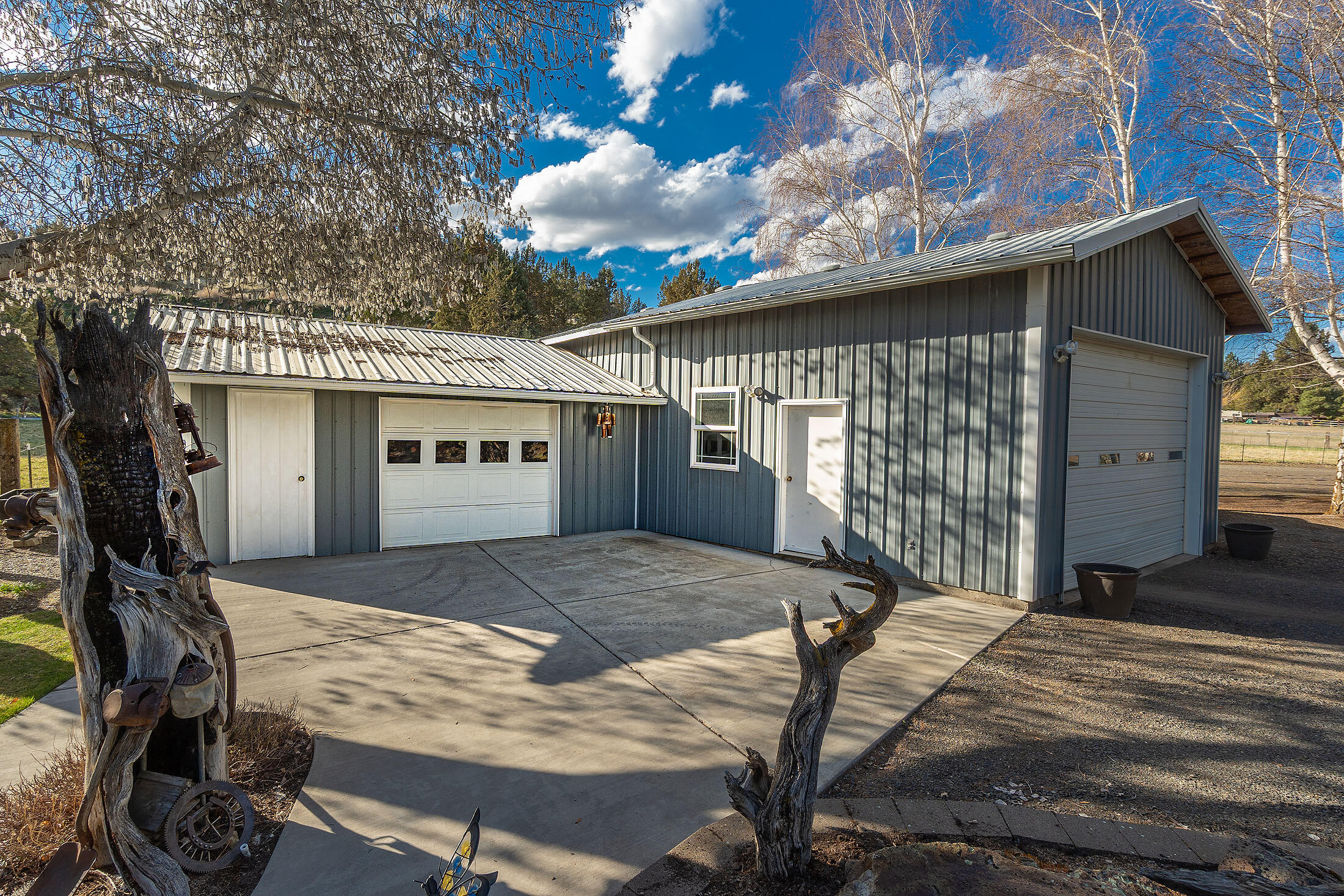 621 NW Amber Lane