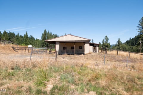 Tiny photo for 1329 Larson Road, Roseburg, OR 97471 (MLS # 220224503)