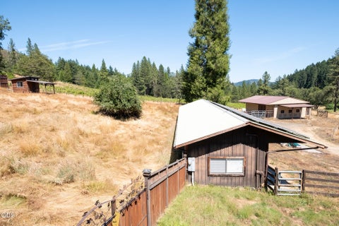 Tiny photo for 1329 Larson Road, Roseburg, OR 97471 (MLS # 220224503)