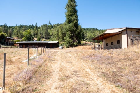 Tiny photo for 1329 Larson Road, Roseburg, OR 97471 (MLS # 220224503)