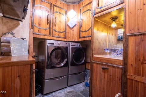 Tiny photo for 1329 Larson Road, Roseburg, OR 97471 (MLS # 220224503)