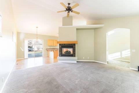 Tiny photo for 1751 NW Jackpine Avenue, Redmond, OR 97756 (MLS # 220213052)