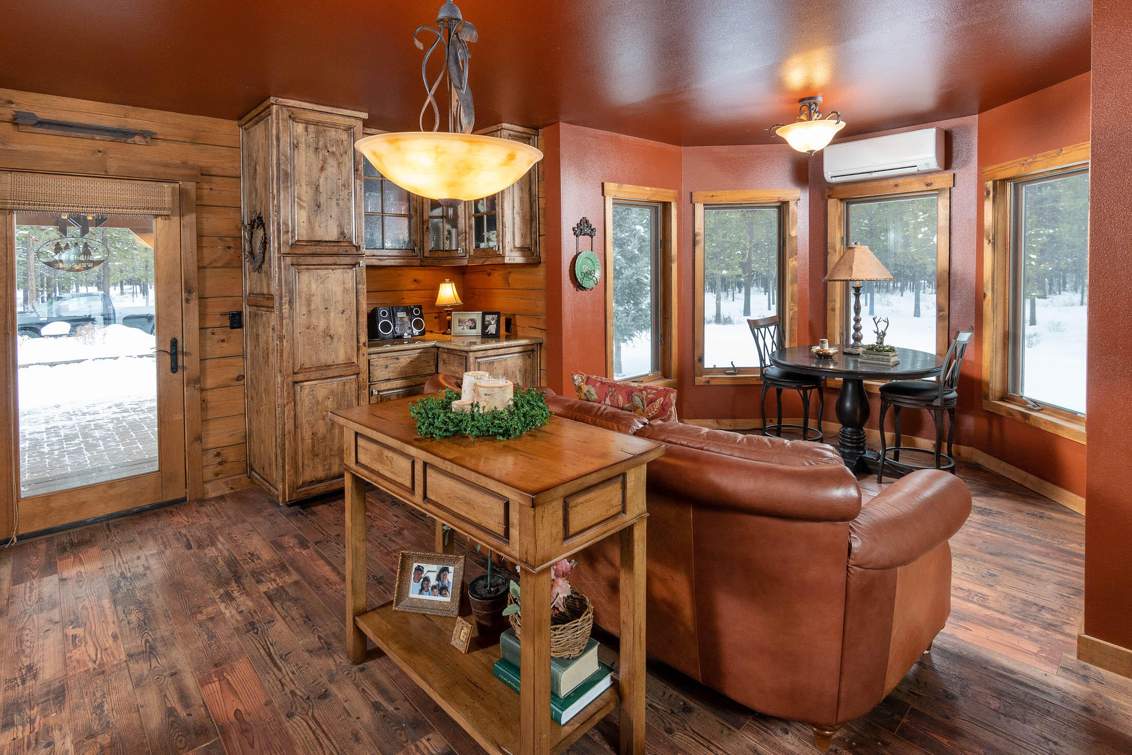 Pinewood Country Est - Residential