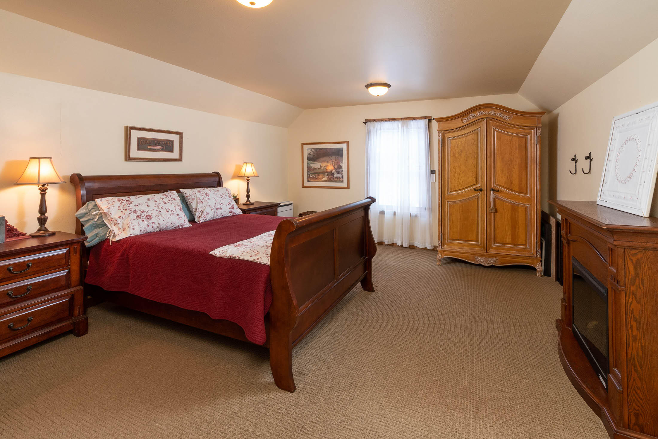 Pinewood Country Est - Residential