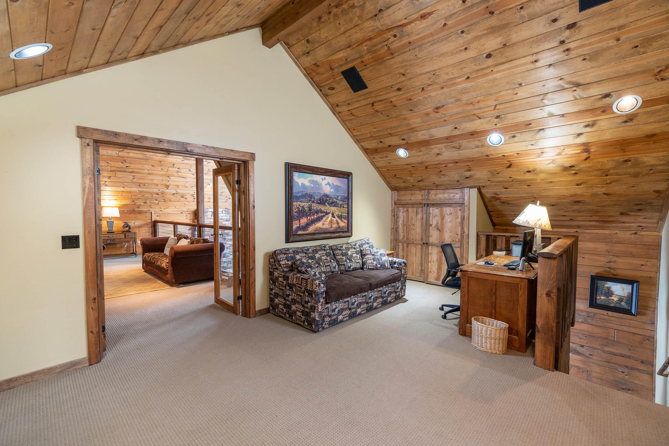 Pinewood Country Est - Residential