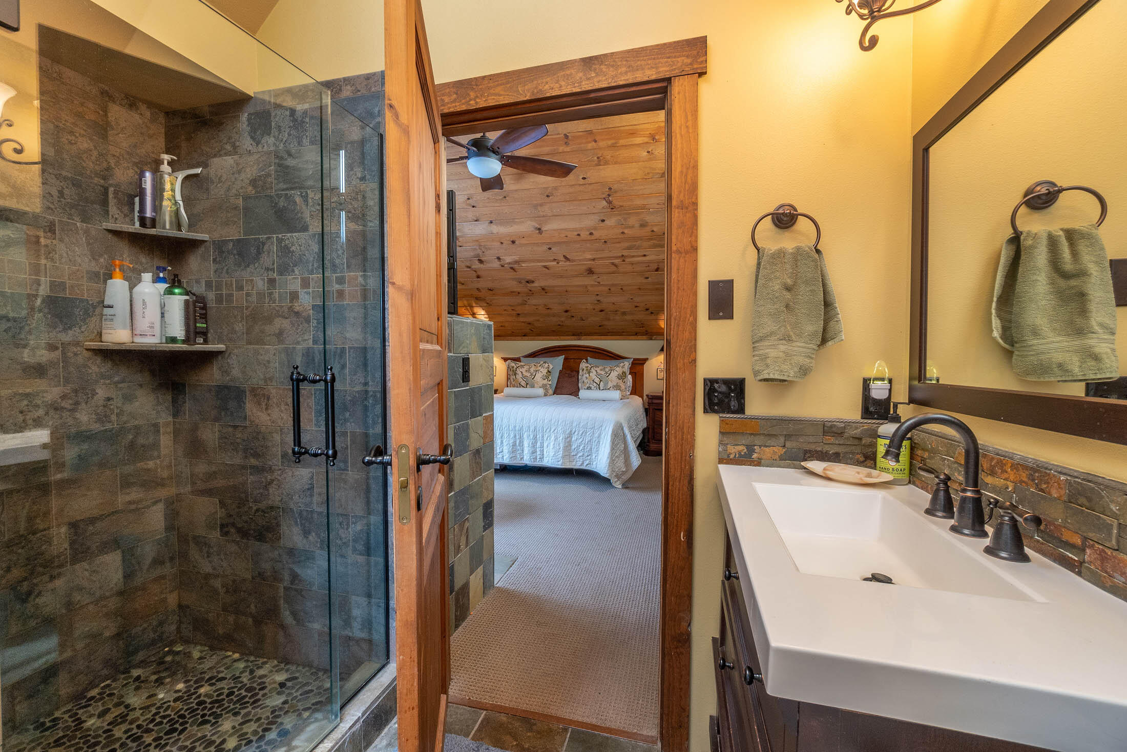 Pinewood Country Est - Residential