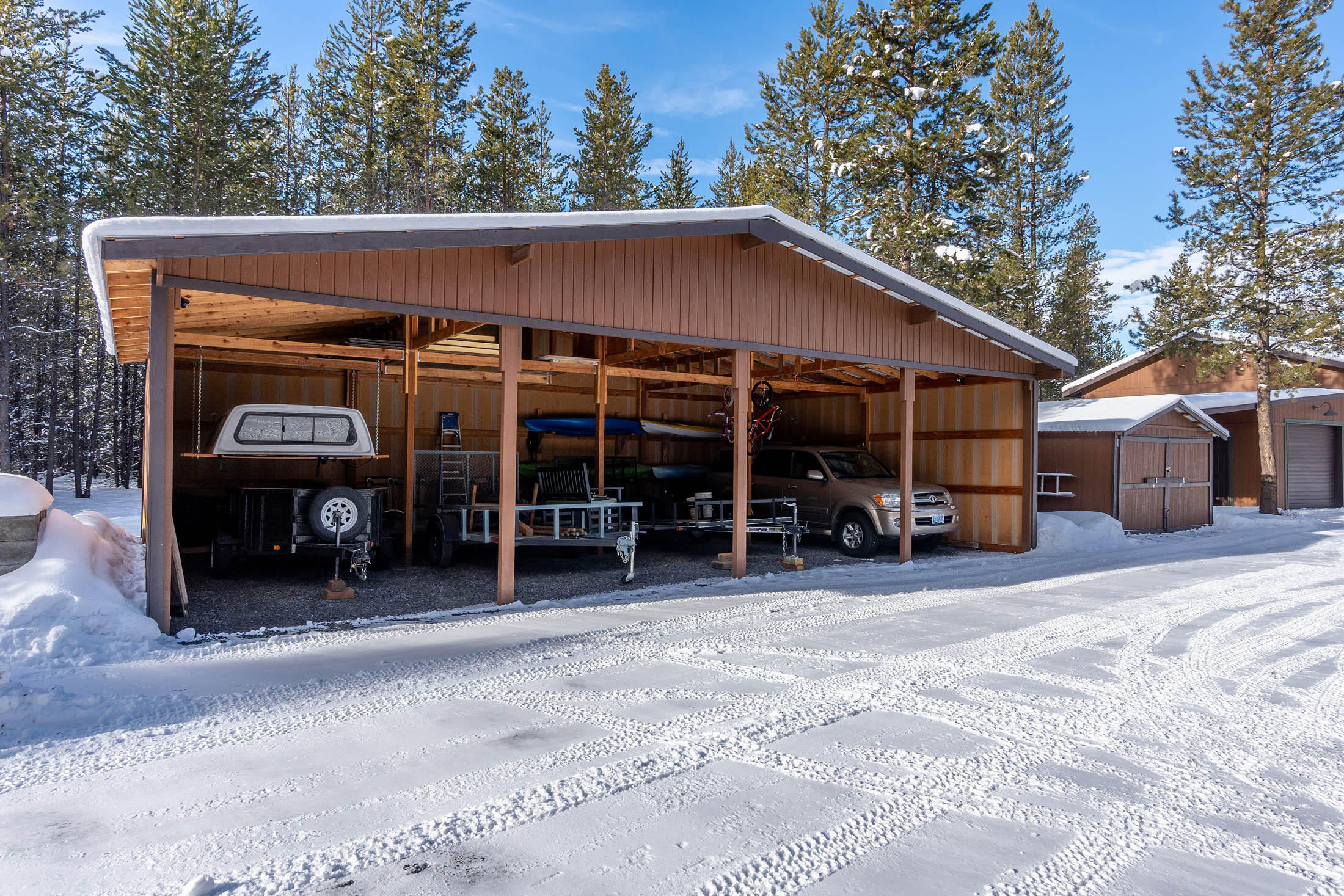 Pinewood Country Est - Residential