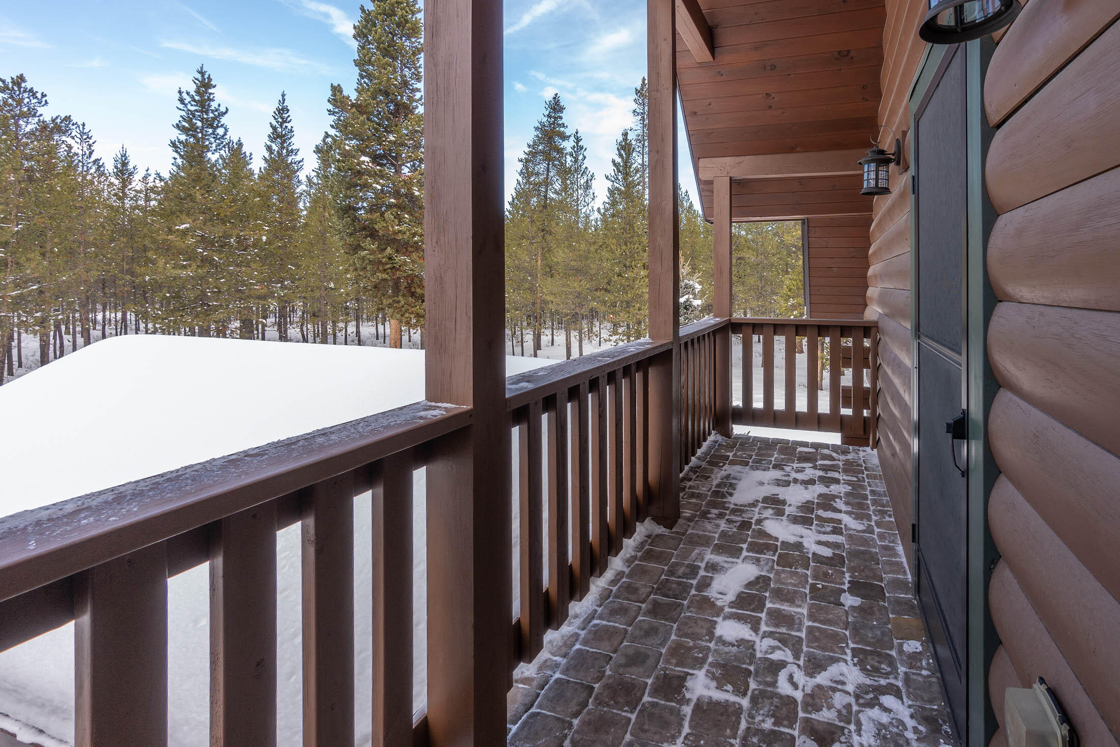 Pinewood Country Est - Residential