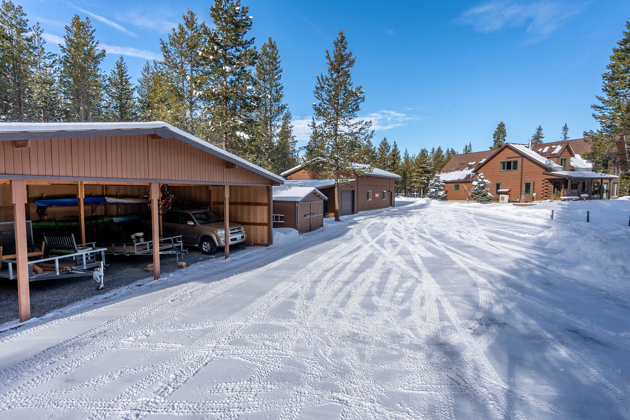 Pinewood Country Est - Residential