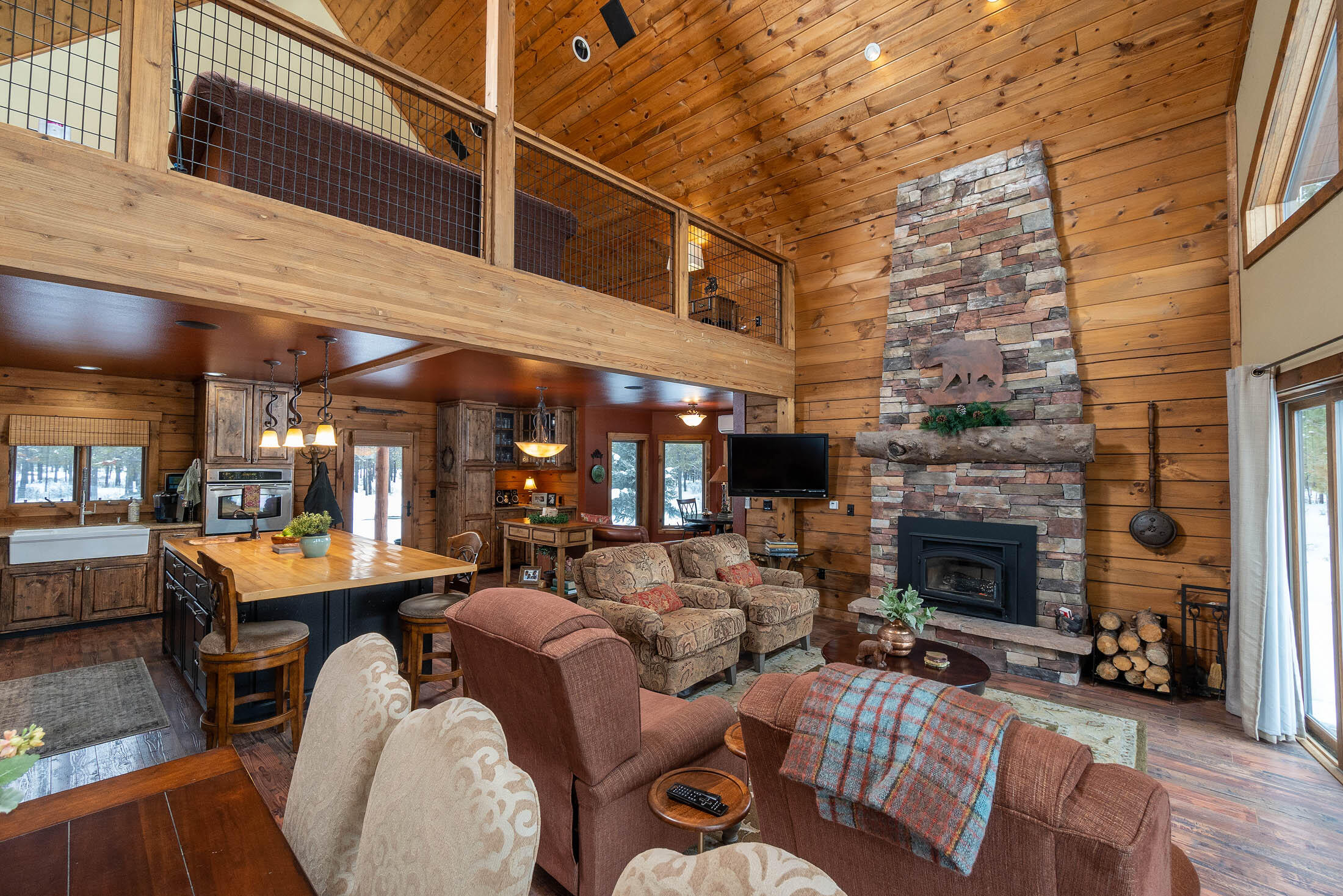 Pinewood Country Est - Residential