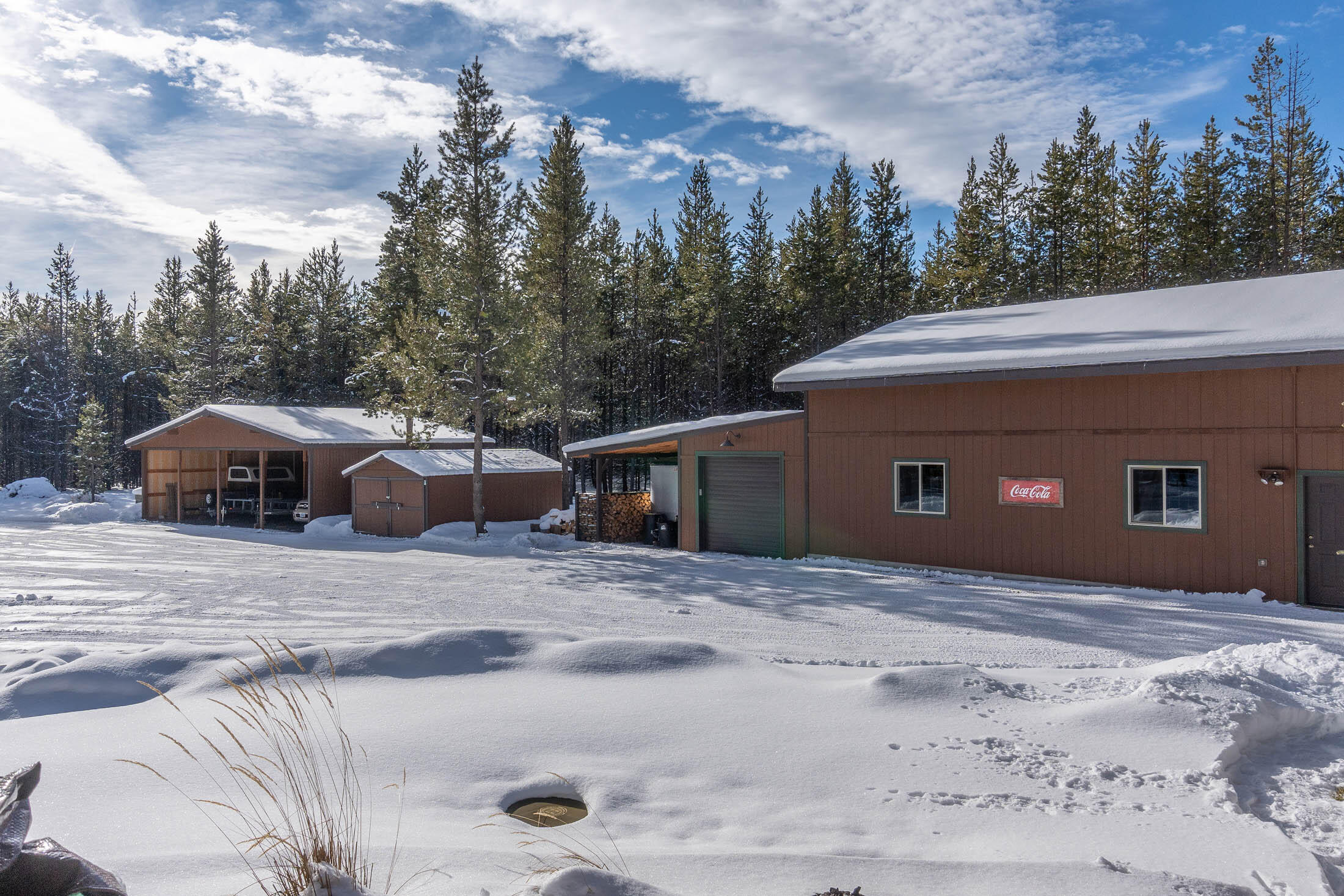 Pinewood Country Est - Residential