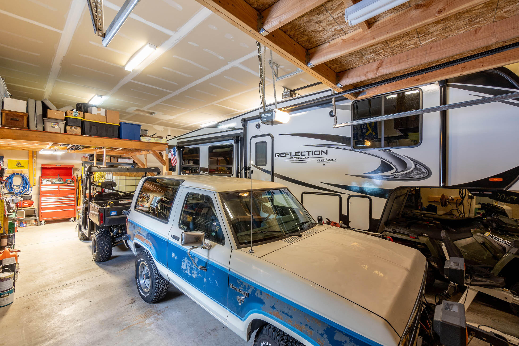 Pinewood Country Est - Residential