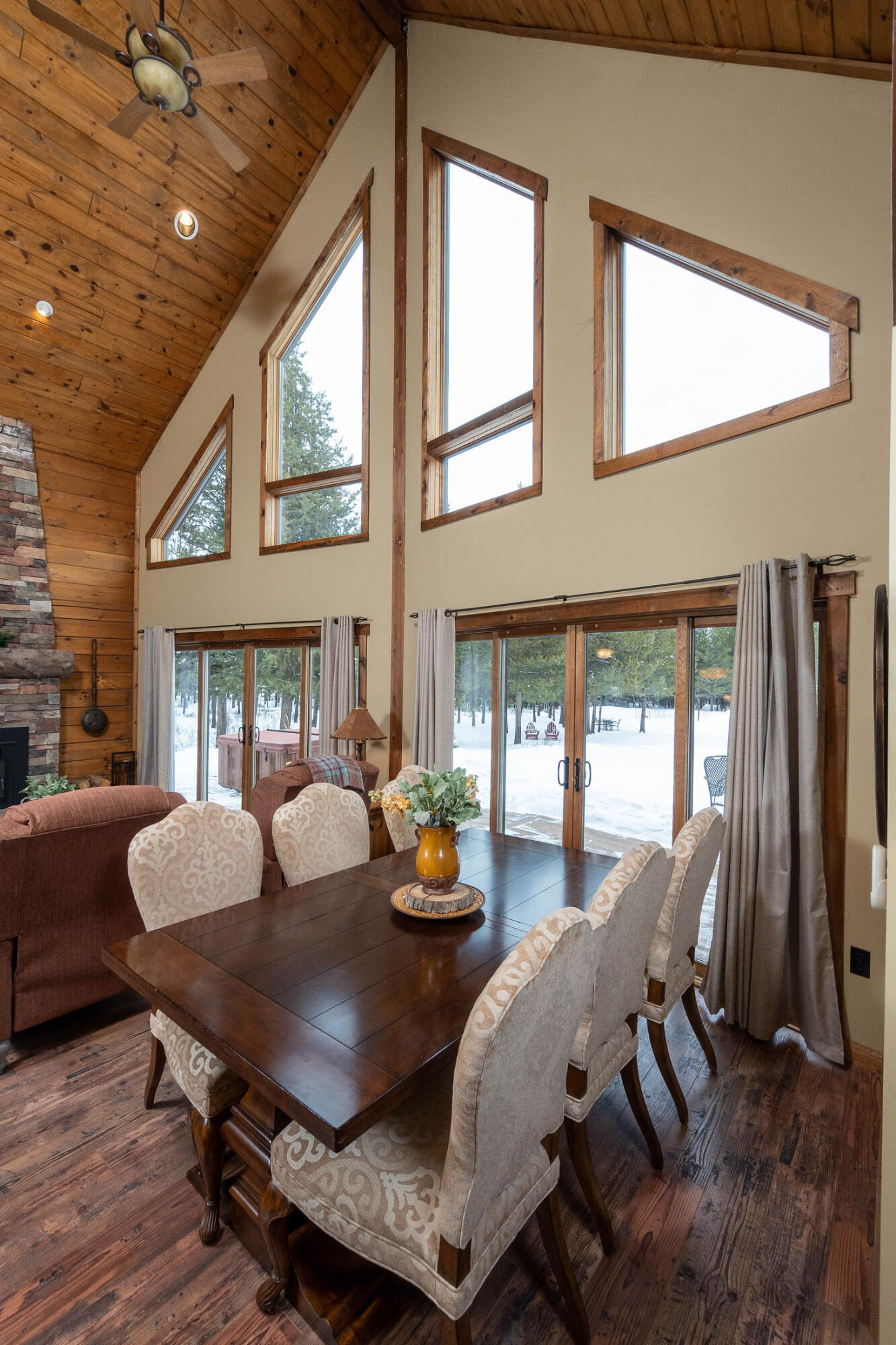 Pinewood Country Est - Residential