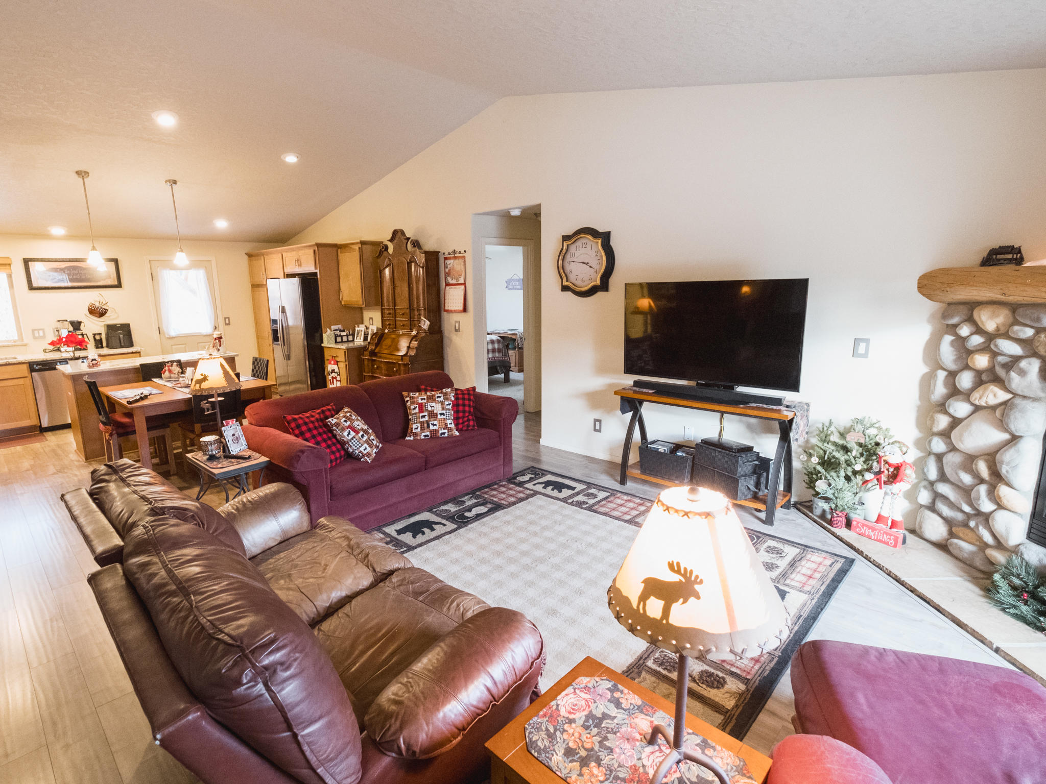 Paulina Peaks - Residential