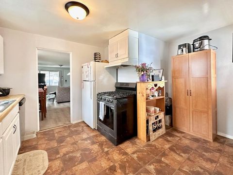 Tiny photo for 3236 Cannon Avenue, Klamath Falls, OR 97603 (MLS # 220220263)