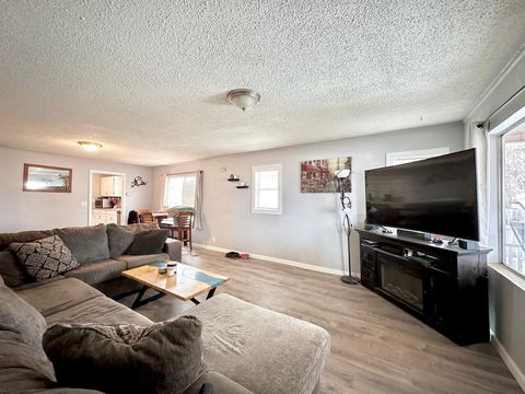 Tiny photo for 3236 Cannon Avenue, Klamath Falls, OR 97603 (MLS # 220220263)