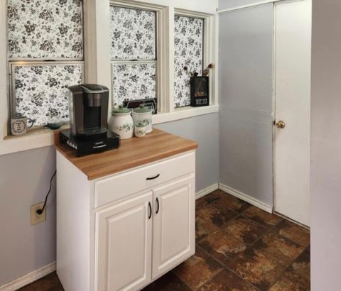 Tiny photo for 3236 Cannon Avenue, Klamath Falls, OR 97603 (MLS # 220220263)