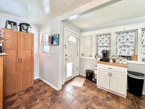 Tiny photo for 3236 Cannon Avenue, Klamath Falls, OR 97603 (MLS # 220220263)