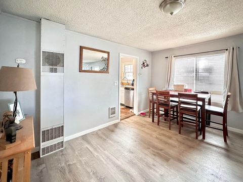 Tiny photo for 3236 Cannon Avenue, Klamath Falls, OR 97603 (MLS # 220220263)