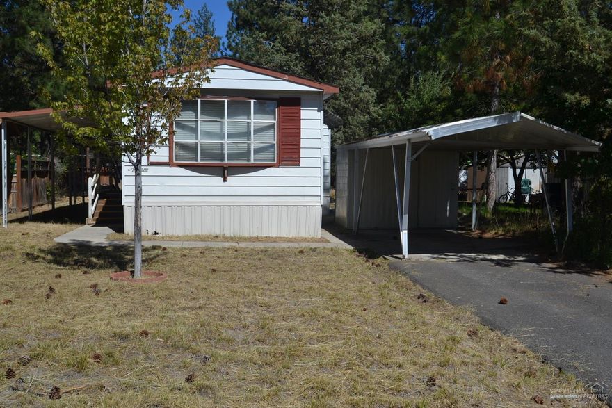 Move in condition, this house comes complete with furniture & is ready for your touches to make it your home. Romaine Village has updated recreation center & pool. (Home only-no land included.)