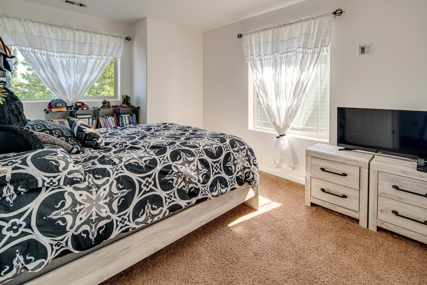 Ni Lah Sha Village - Residential