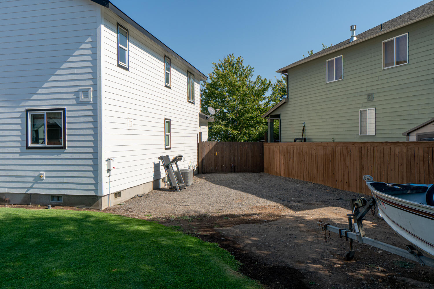 Ni Lah Sha Village - Residential