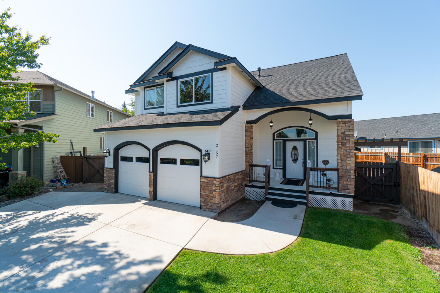 Ni Lah Sha Village - Residential