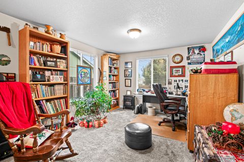 Tiny photo for 1250 Diamond Street, Medford, OR 97501 (MLS # 220212816)