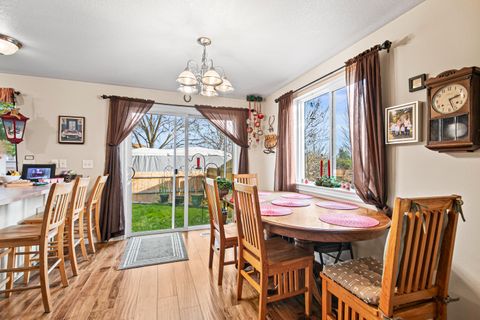 Tiny photo for 1250 Diamond Street, Medford, OR 97501 (MLS # 220212816)