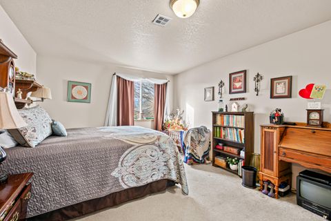 Tiny photo for 1250 Diamond Street, Medford, OR 97501 (MLS # 220212816)