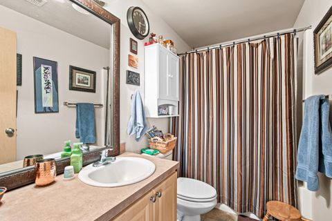 Tiny photo for 1250 Diamond Street, Medford, OR 97501 (MLS # 220212816)