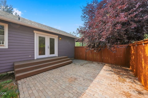 Tiny photo for 1564 NW Elgin Avenue, Bend, OR 97703 (MLS # 220225808)