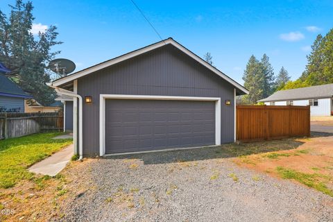 Tiny photo for 1564 NW Elgin Avenue, Bend, OR 97703 (MLS # 220225808)