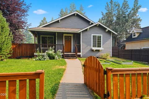 Photo of 1564 NW Elgin Avenue, Bend, OR 97703 (MLS # 220225808)