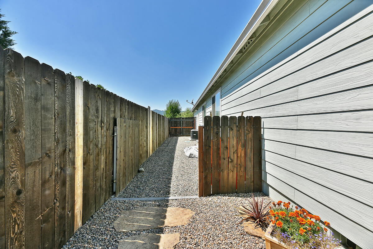 Snowy Butte Meadows - Residential