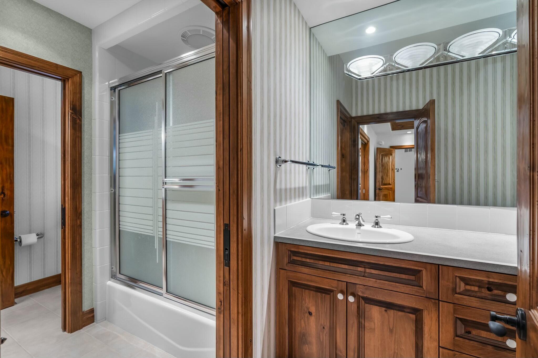 Broken Top - Residential