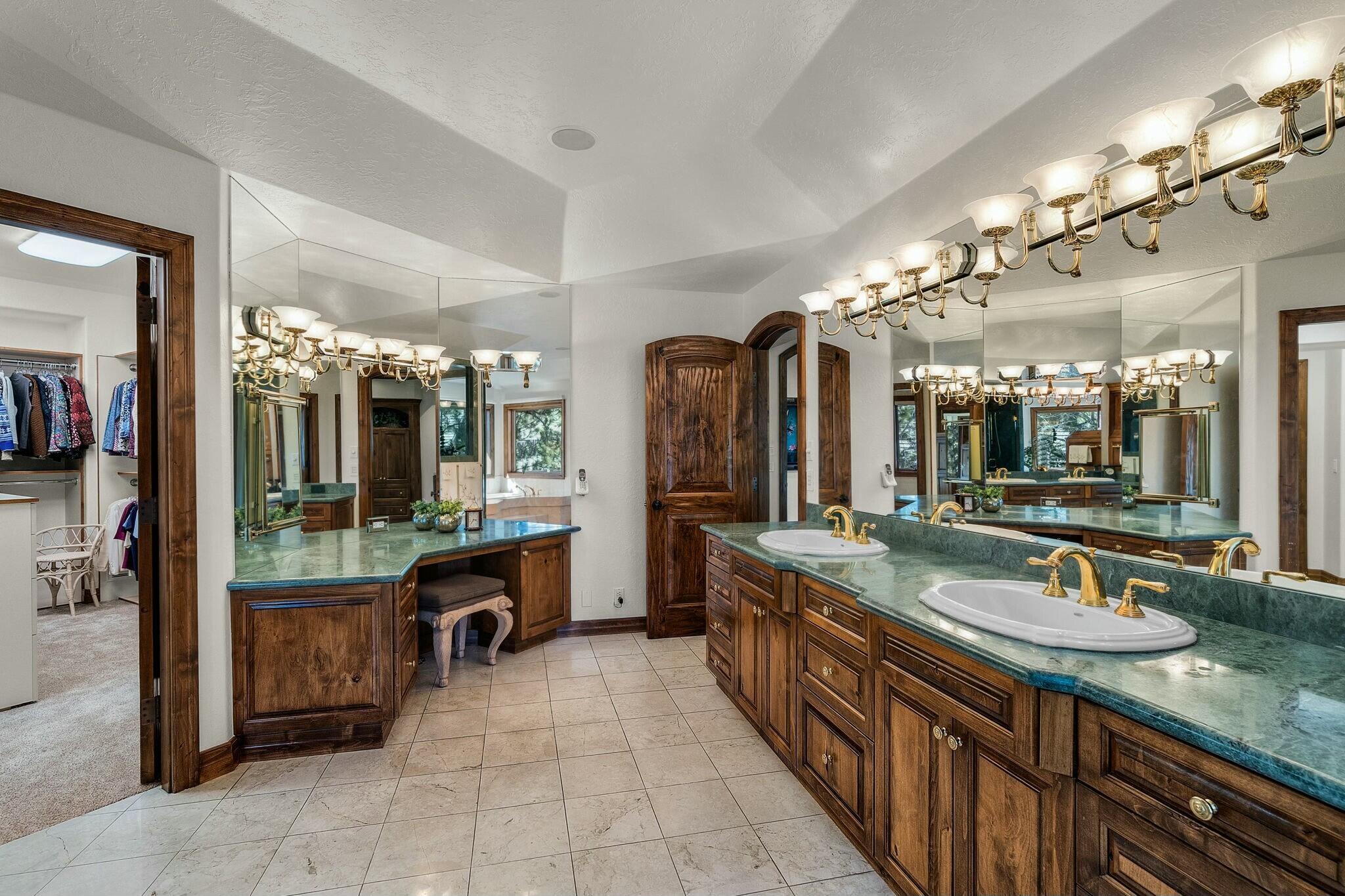 Broken Top - Residential