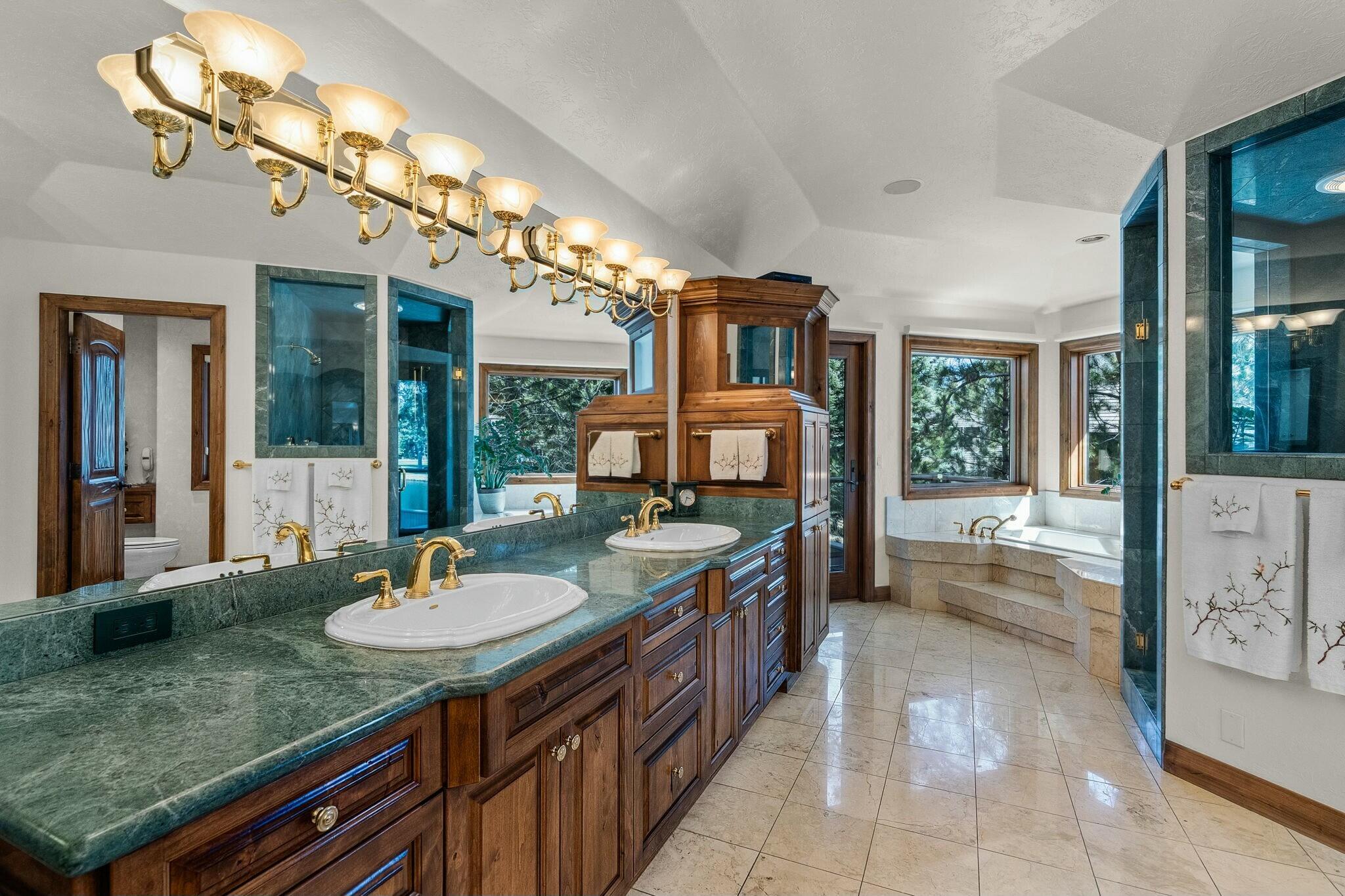 Broken Top - Residential