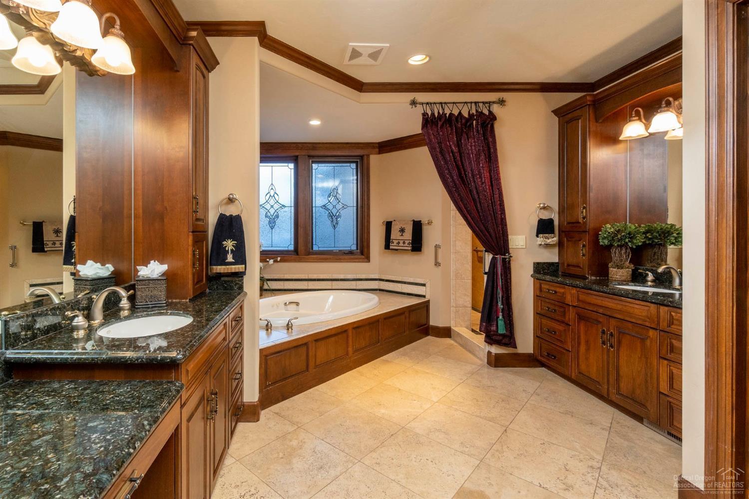 Broken Top - Residential