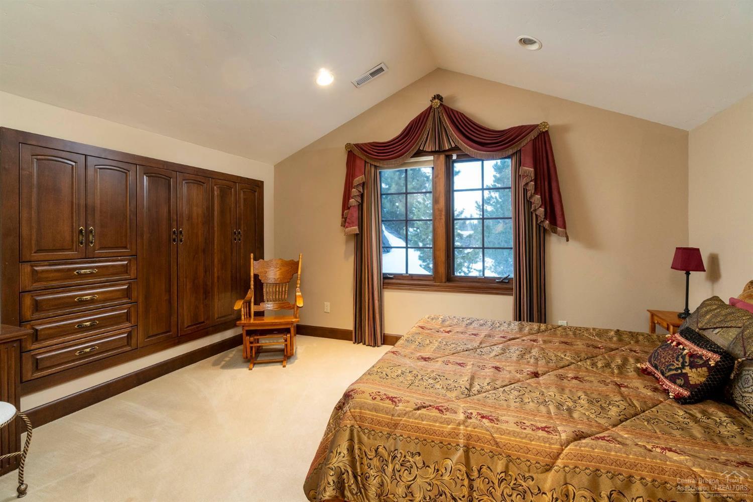 Broken Top - Residential