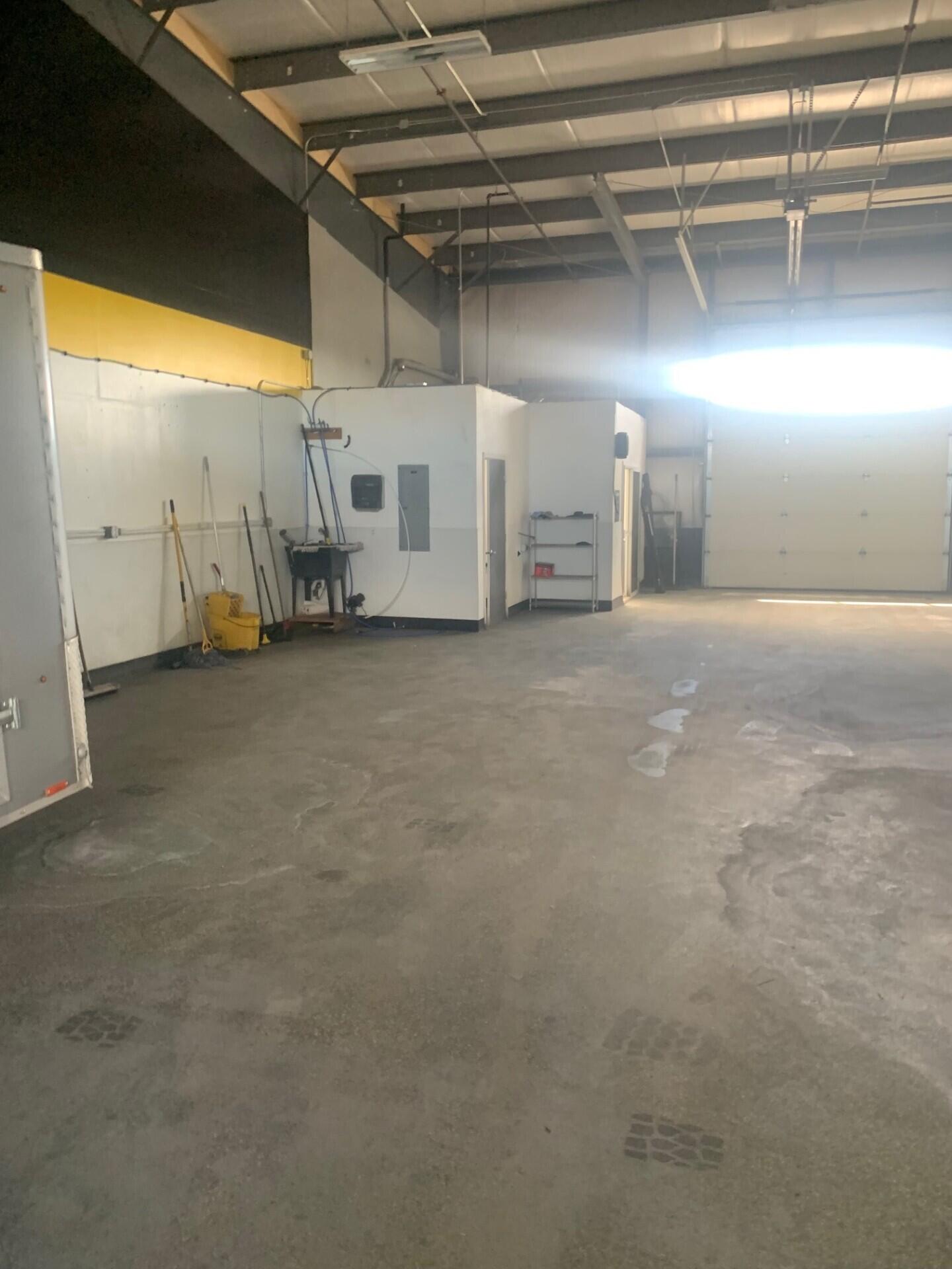 Pioneer Business Prk - Commercial Lease