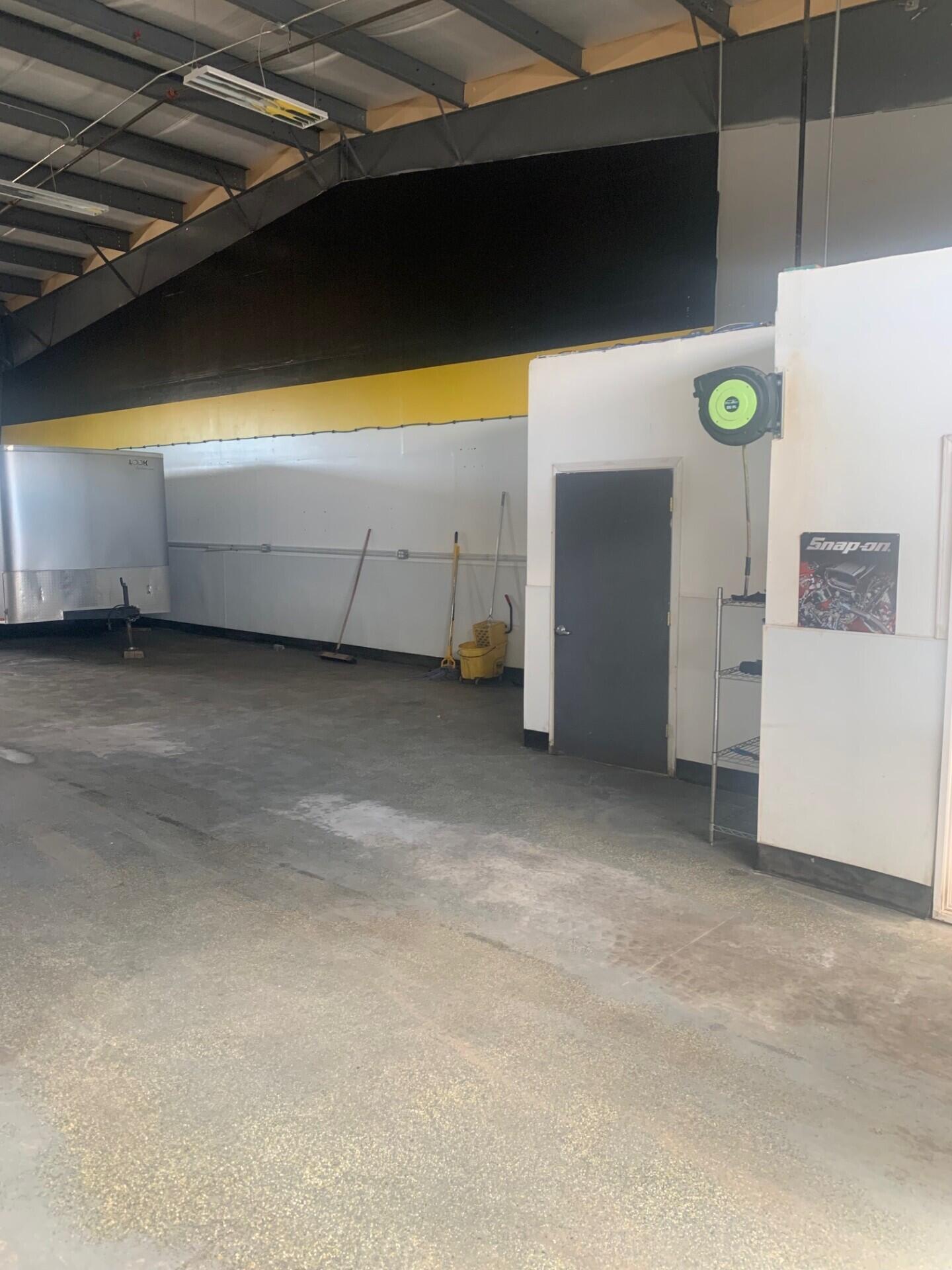 Pioneer Business Prk - Commercial Lease